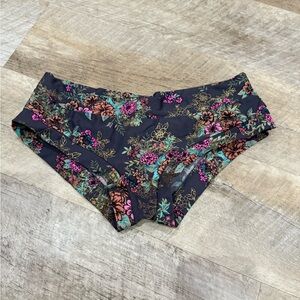 Essential Hot Pants - Gunmetal Garden